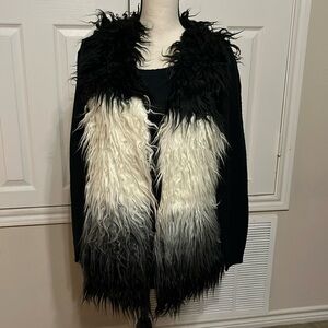 Hem & Thread black, ivory & gray faux fur vest Size M/L